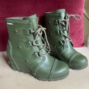 LIKE NEW • Sorel Joan Rain Wedge